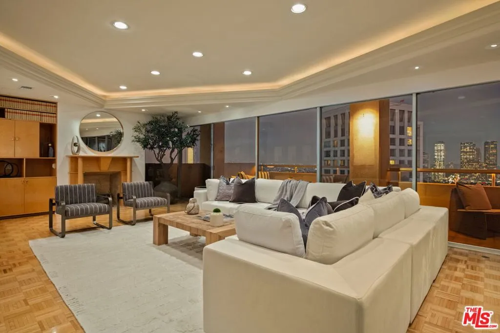 875 Comstock Avenue Ph-a, Los Angeles, California 90024 home-pic-53